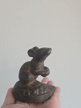 Vintage Whimsy Cast Iron Mouse Door Stopper / Book End